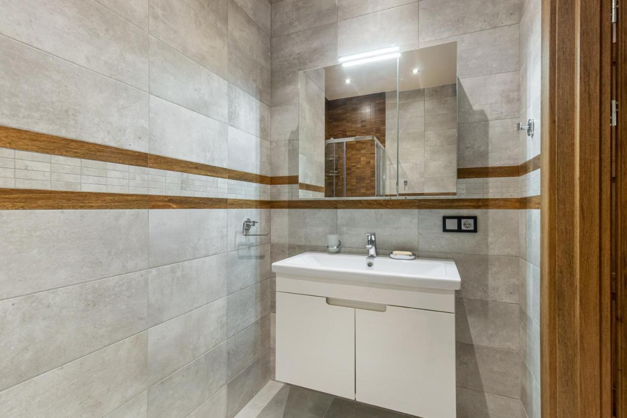 Sea Symphony Wood Style Apartment Odesa Exterior photo